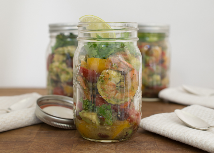 Grilled Shrimp Tomato Avocado Salad in a Jar | Healthy Salad In A Jar Recipes | vegetarian mason jar salads